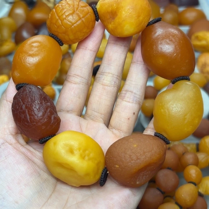 琥珀未镶嵌颈饰天然蜜蜡