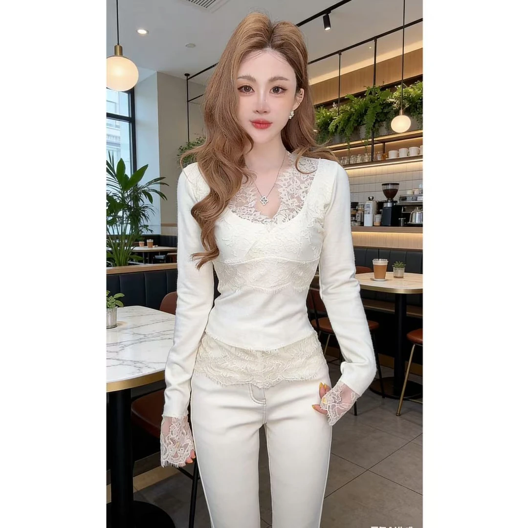 曼曼【浪漫情调~】纯欲风蕾丝拼接v领长袖T恤上衣3790#