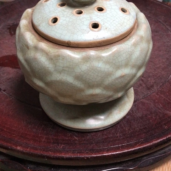 瓷陶瓷的设计师是一个