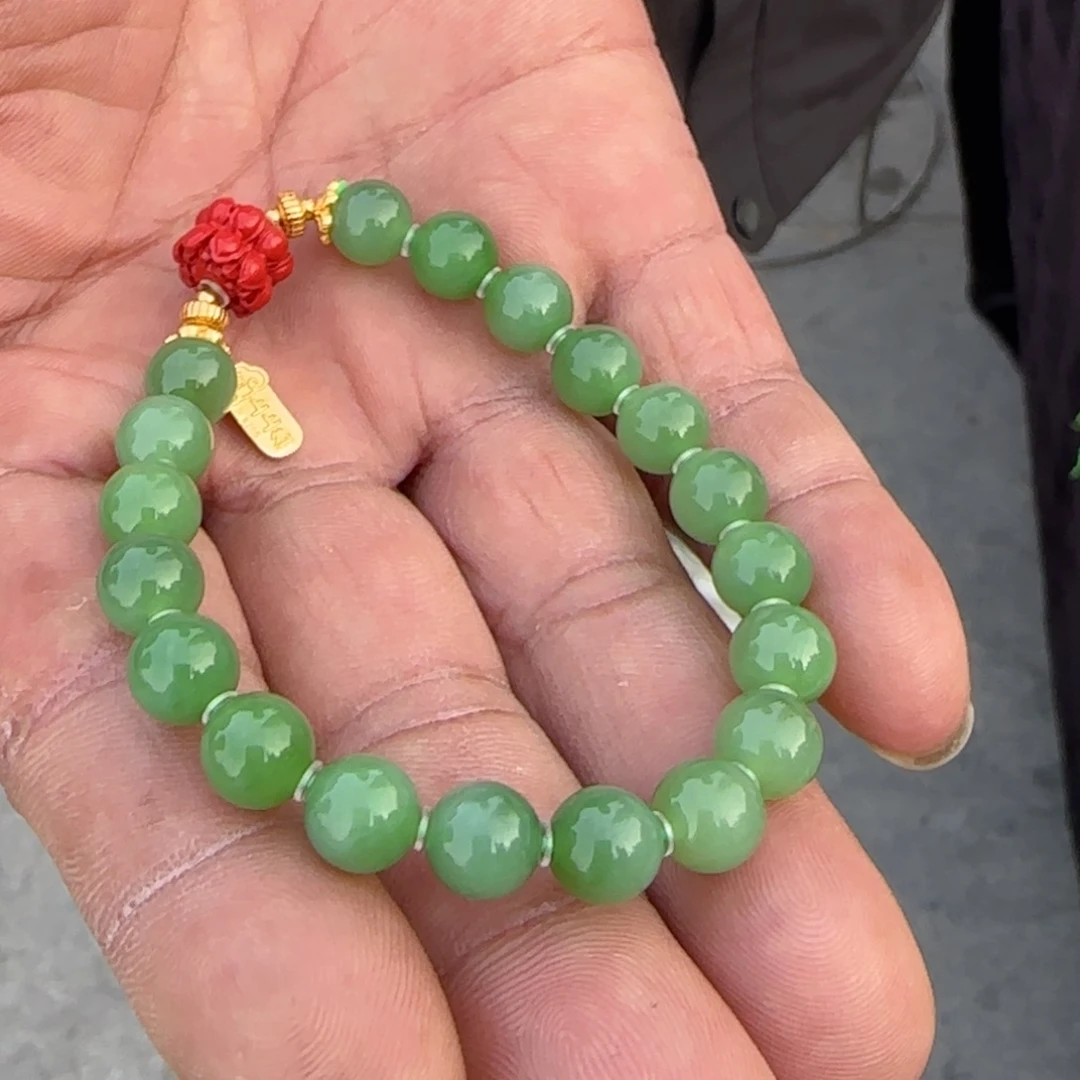 和田玉未镶嵌颈饰卡八粉绿