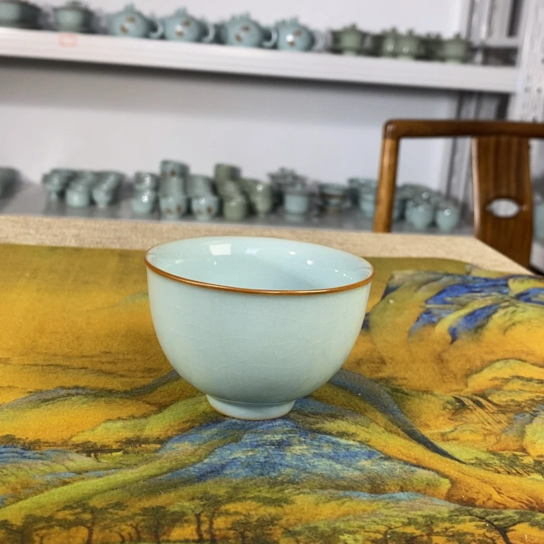 【闪购商品】天青鸡心杯微微瑕。。。。。