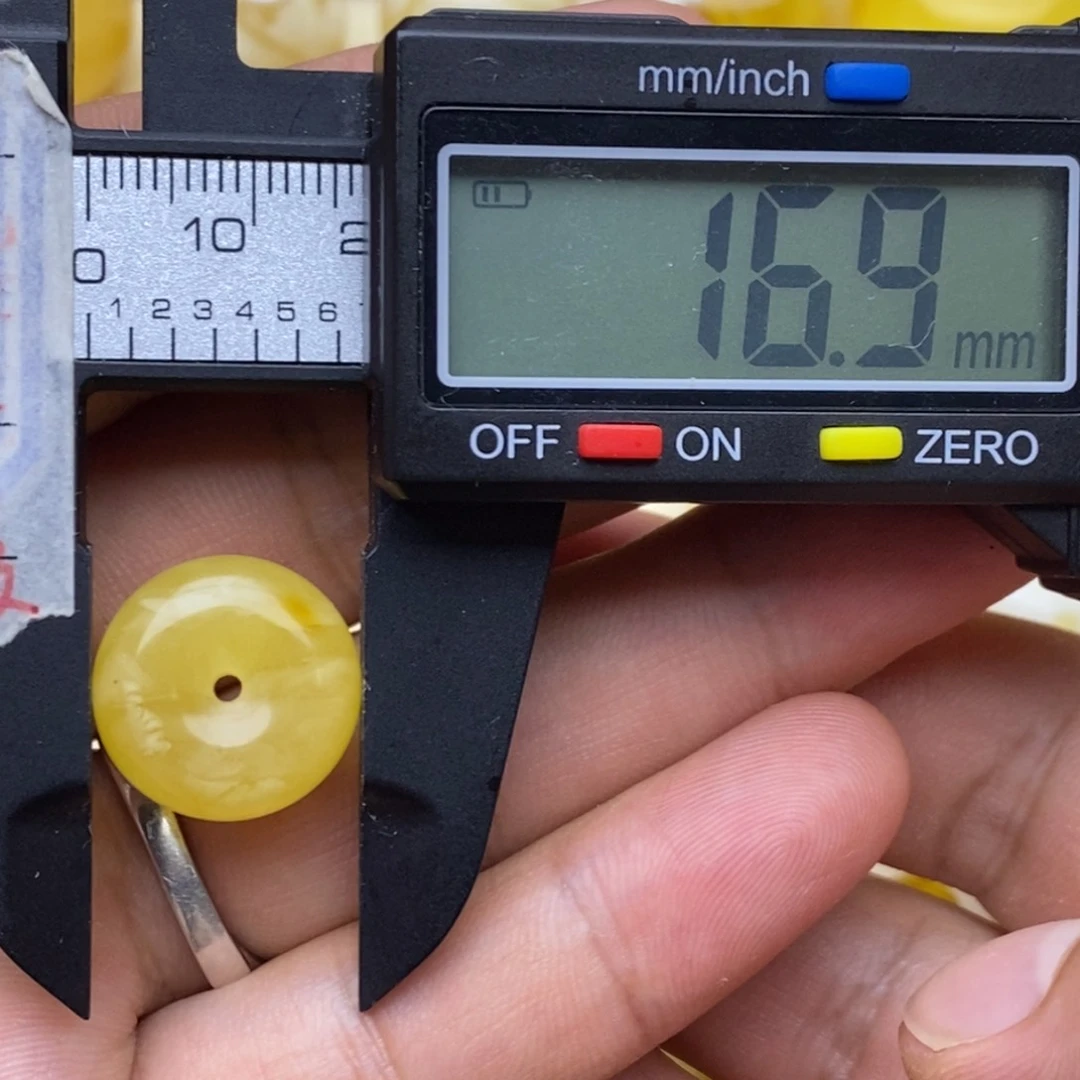 未镶嵌蜜蜡裸石16.9x9微粉扣子