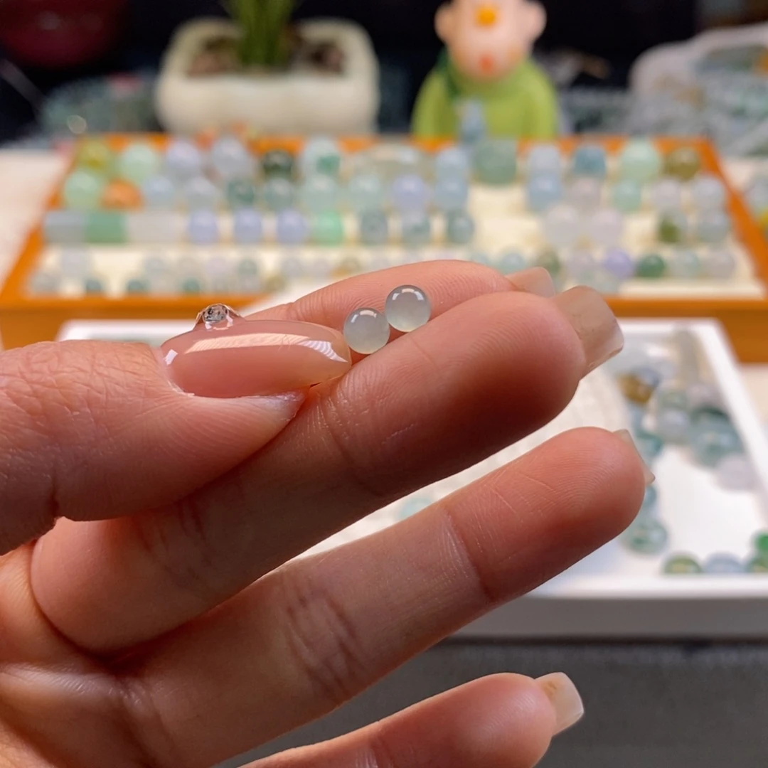 翡翠散珠J***李天然翡翠一对4.6