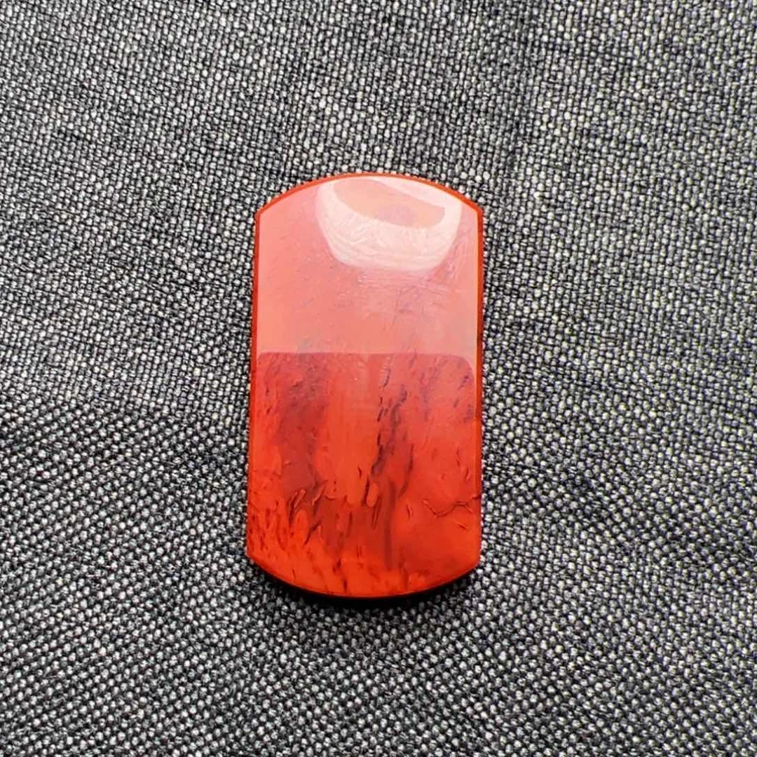 笑***肆南红玛瑙未镶嵌无字牌