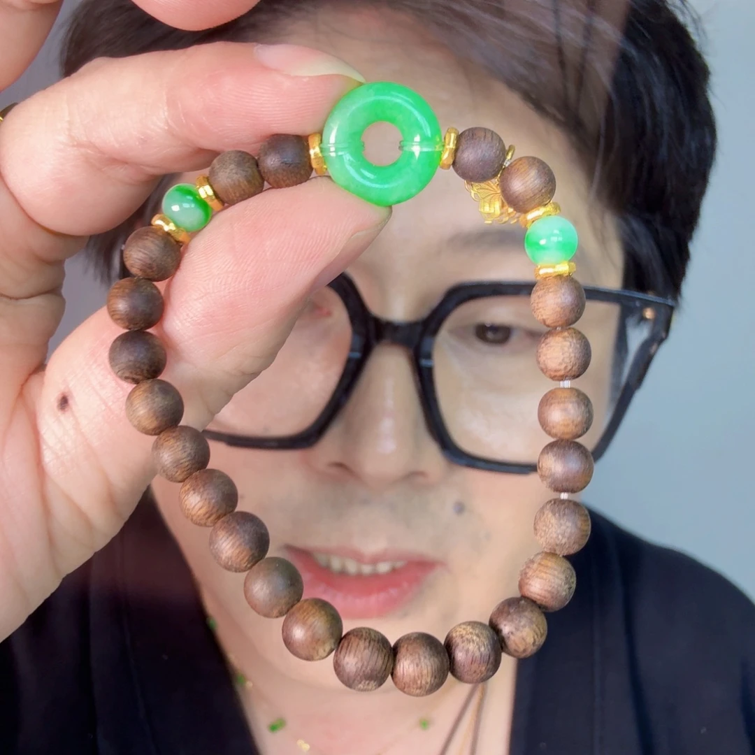 翡翠18K金镶嵌颈饰一件