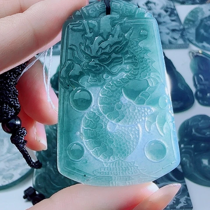 翡翠未镶嵌颈饰多样性发货天然的A货翡翠