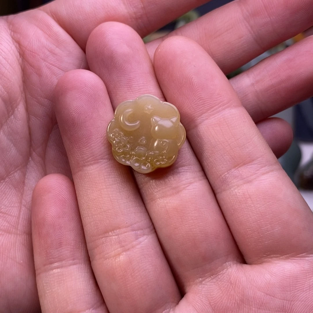 颈饰未镶嵌和田玉丽*