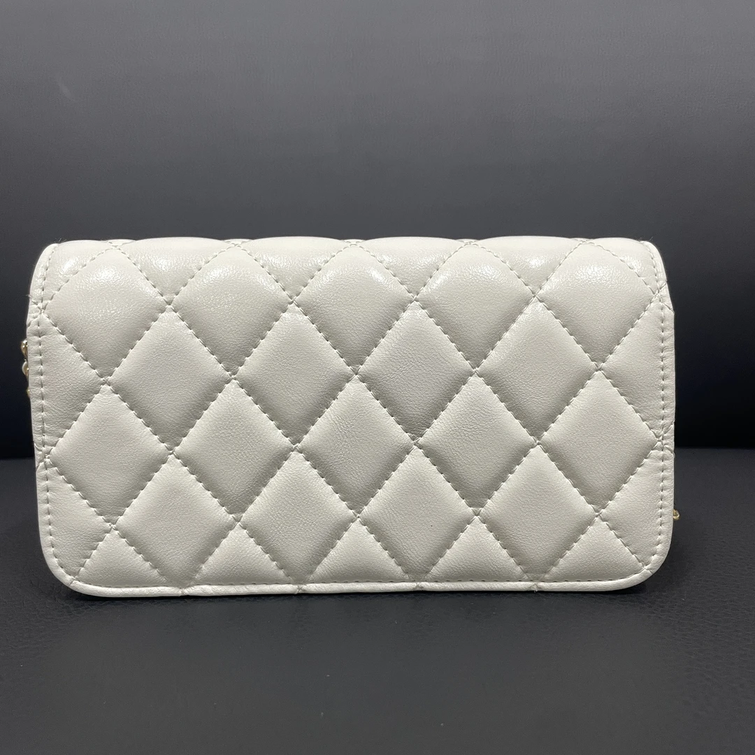 时尚潮流真皮新款女包斜跨包手提包钱包 0477 白色17cm大珠链条