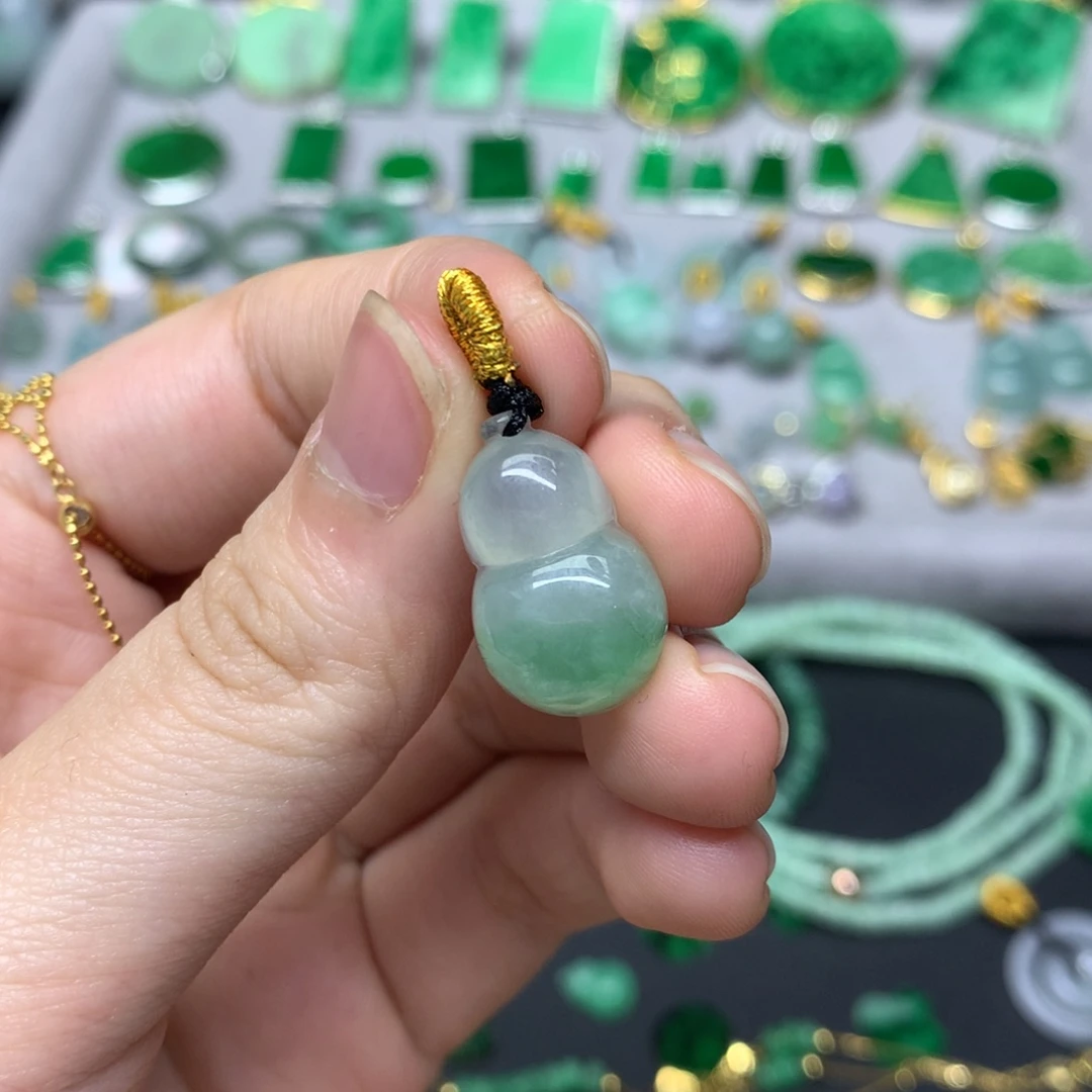 翡翠未镶嵌吊坠(不含链)有纹裂