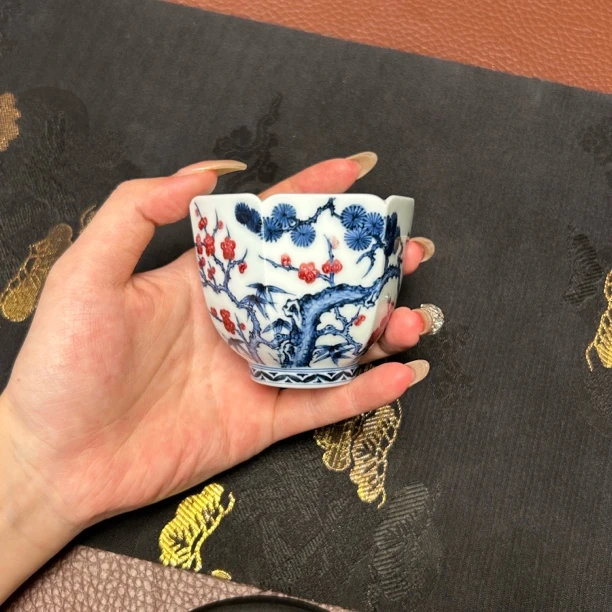 【阳春白雪】-青花釉里红六方松竹梅陶瓷单杯
