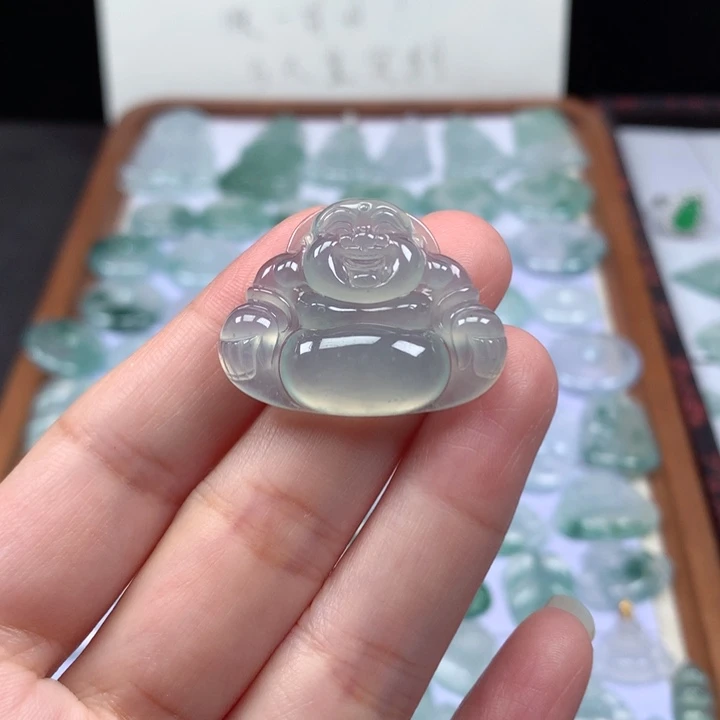 颈饰未镶嵌翡翠冰种晴底佛公