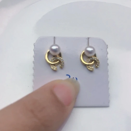淡水珍珠耳饰未镶嵌