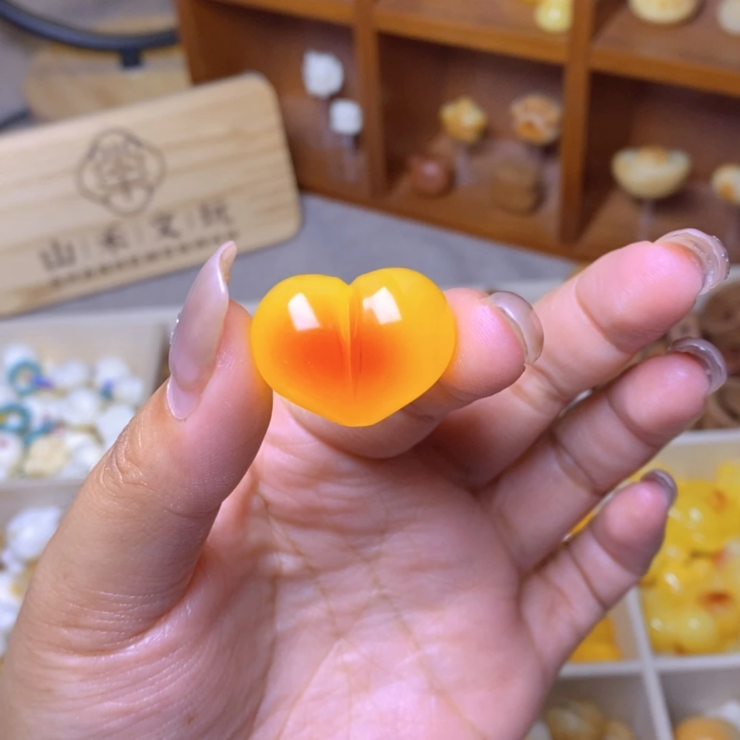 ****、吊坠猴头核桃爱心