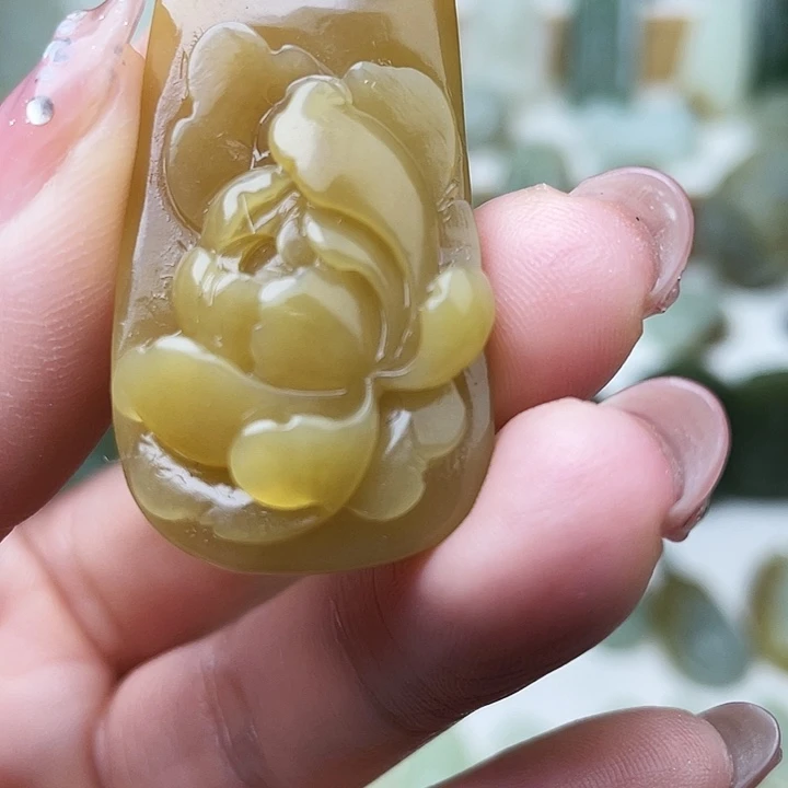 浅***秋颈饰未镶嵌和田玉