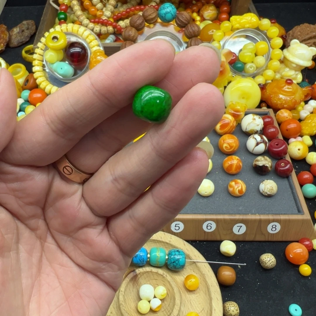 是***！琥珀未镶嵌颈饰配饰