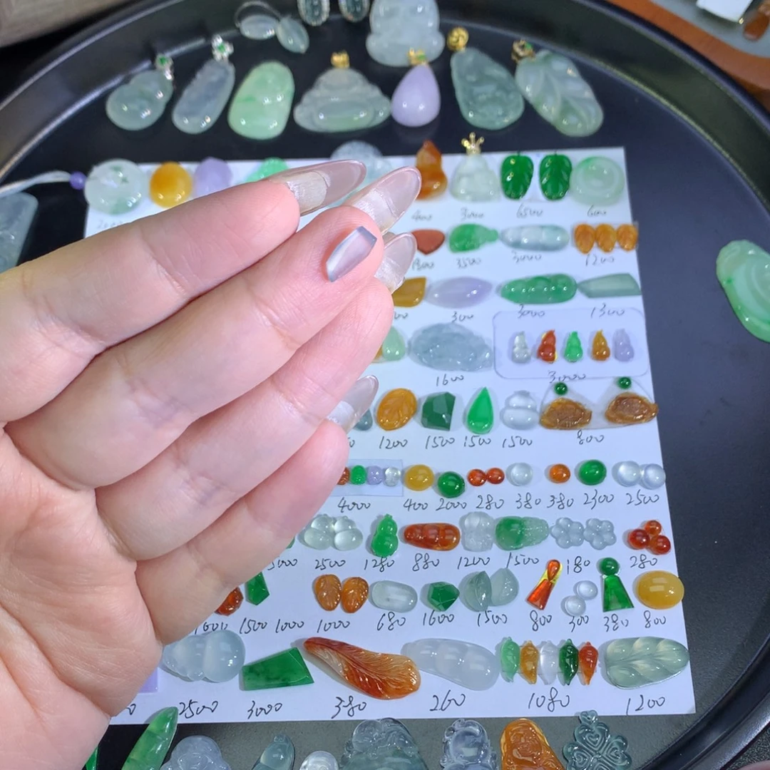 翡翠未镶嵌吊坠(不含链)冰蓝切割