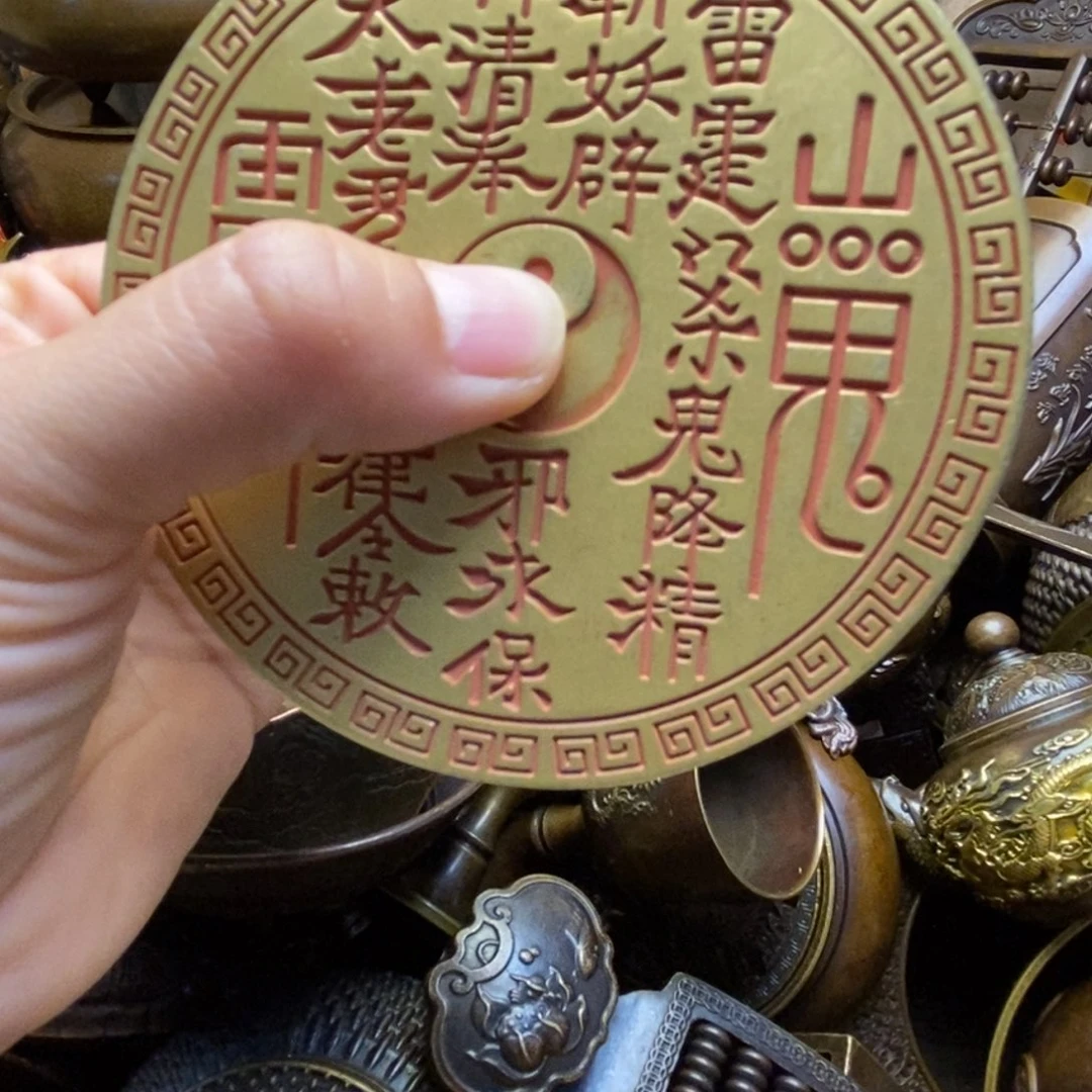 铜器摆件做工精良