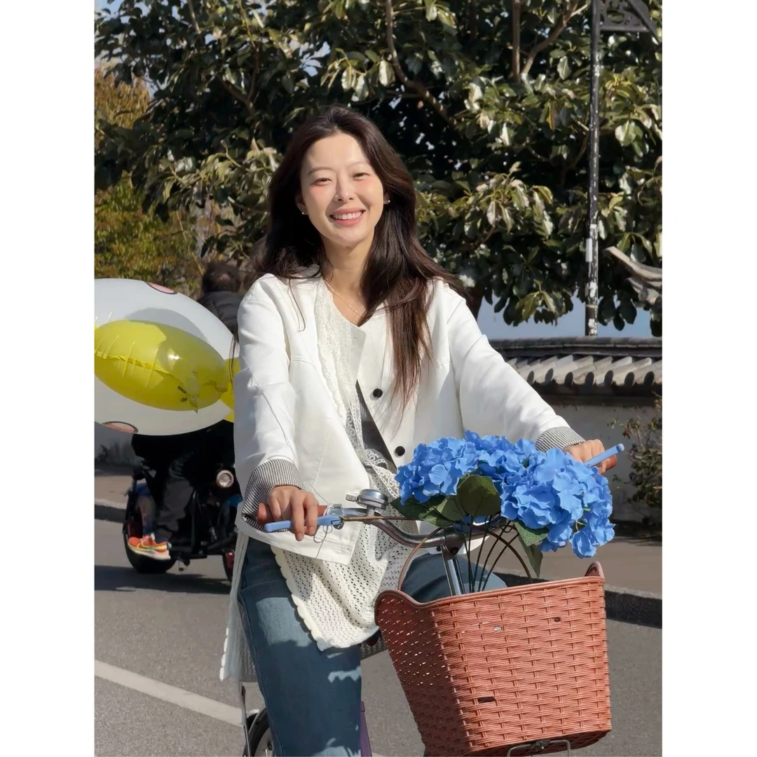 YSHUO【慕时光】小香风圆领一排扣袖口撞色设计短款牛仔外套 8831