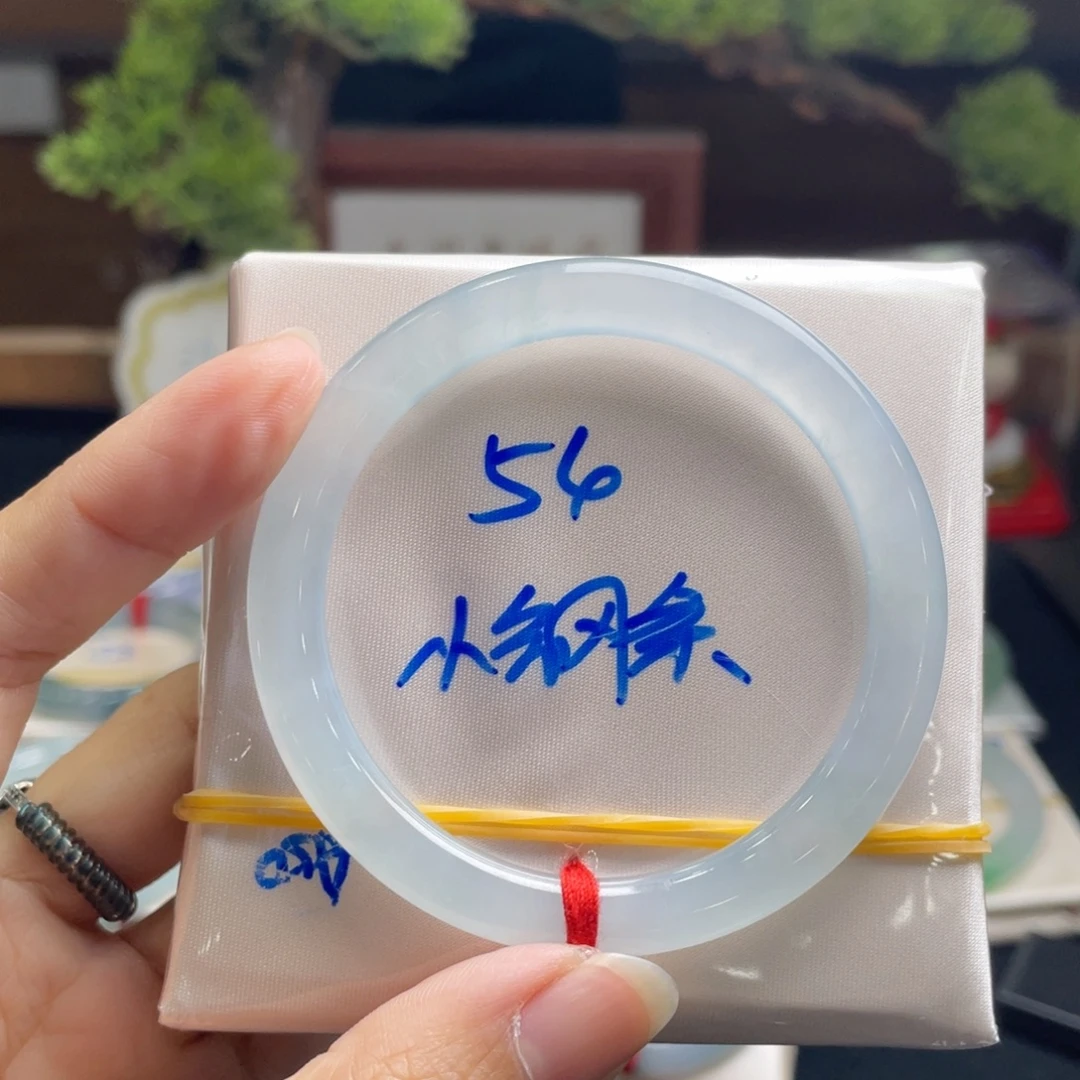 沐***沐翡翠未镶嵌手镯54小钢条