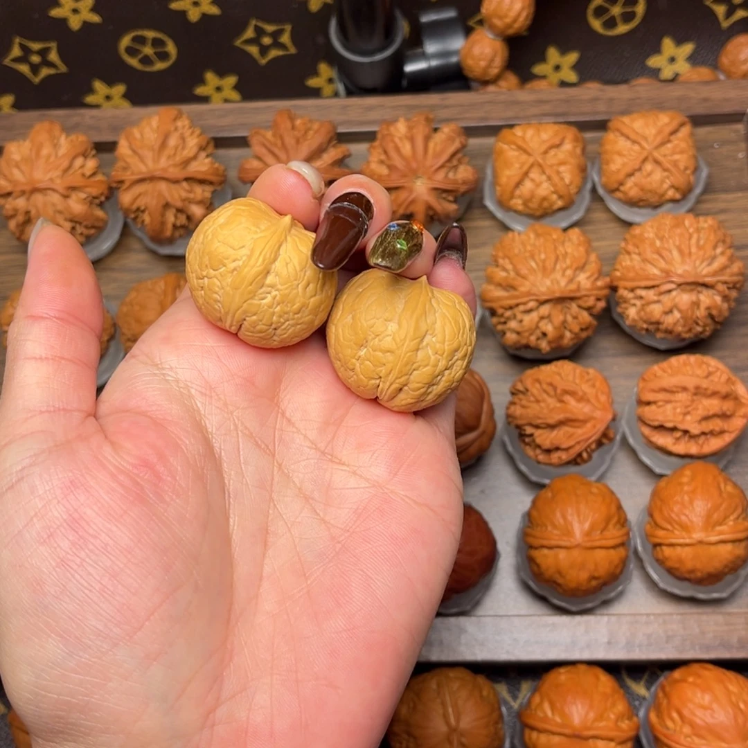 壹***草吊坠文玩核桃元宝