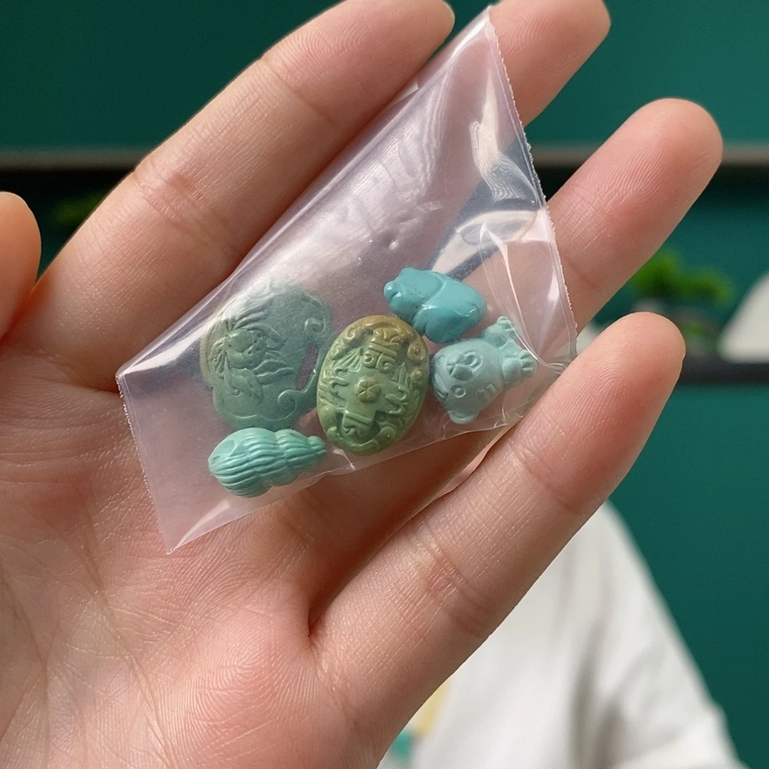 绿松石未镶嵌珠宝奇石