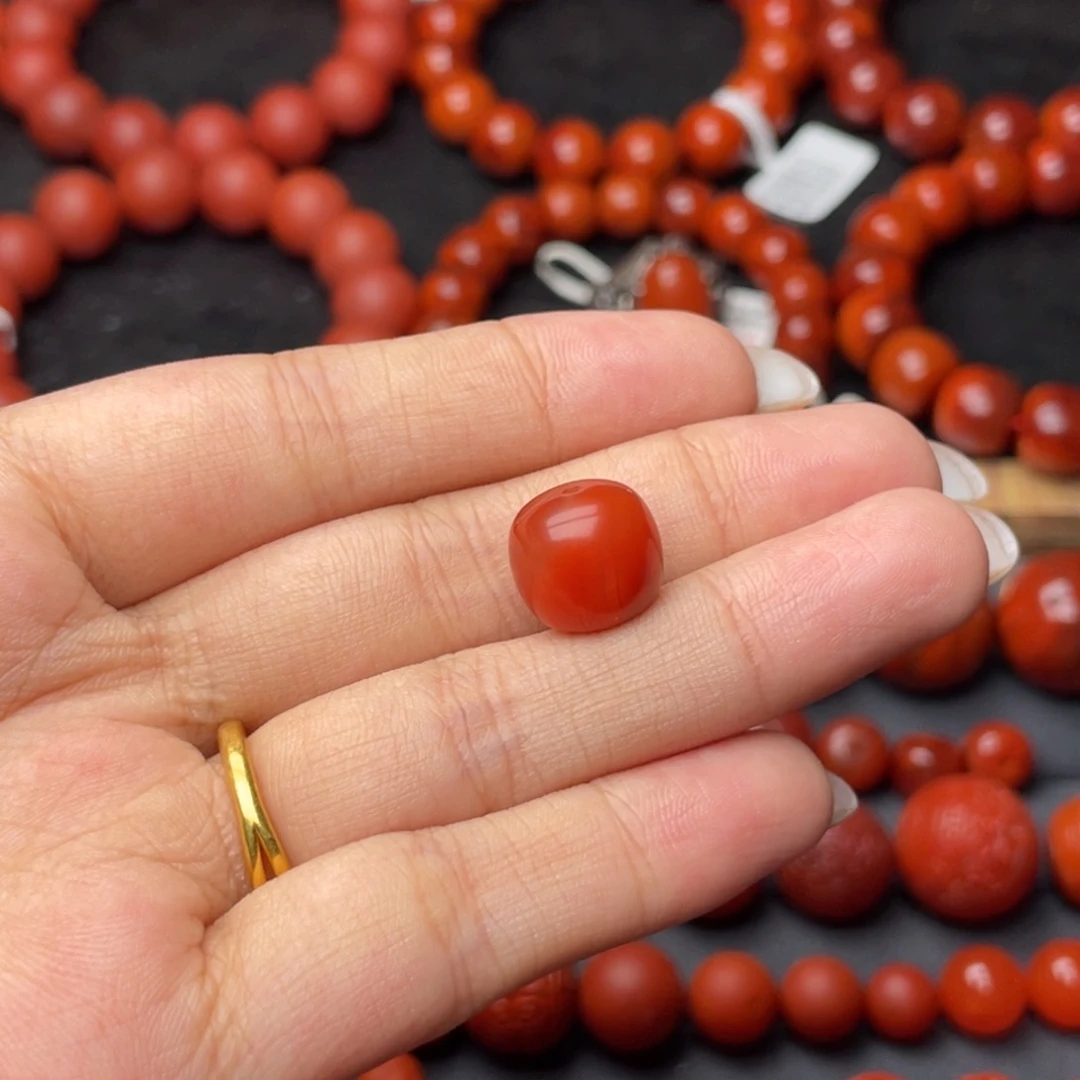 岗***德南红玛瑙未镶嵌手串Y12.3mm牛血火焰老型