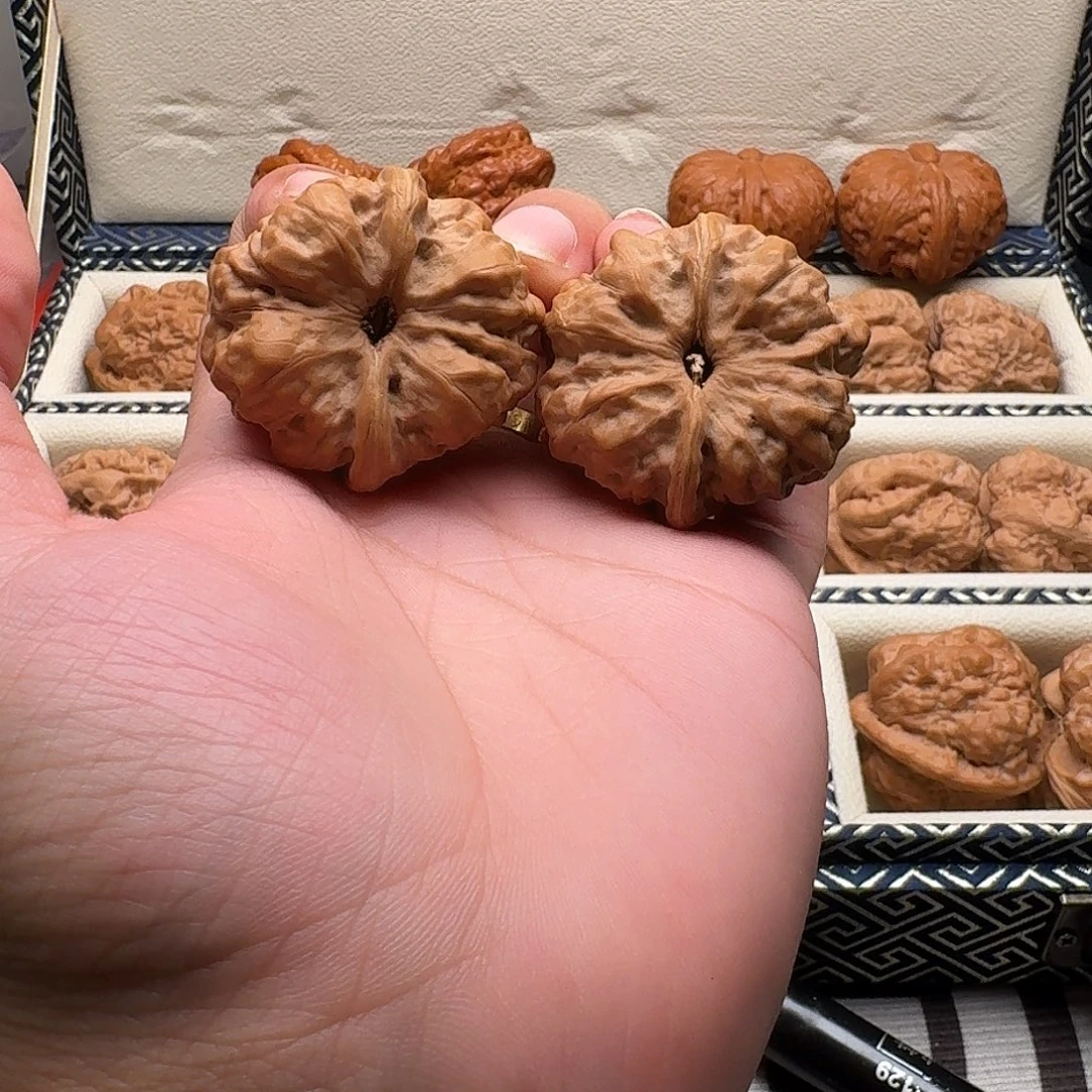 文玩核桃吊坠蛤蟆头