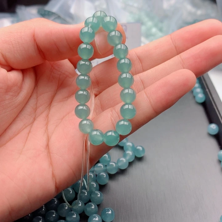 用***_翡翠未镶嵌手链多样性
