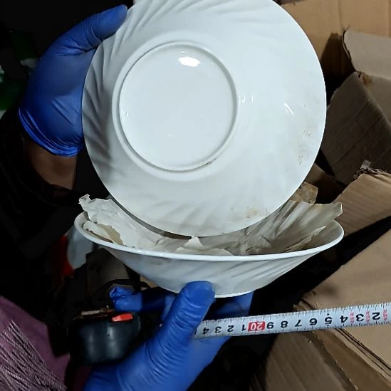 绿泥盘子碗茶壶啥都有