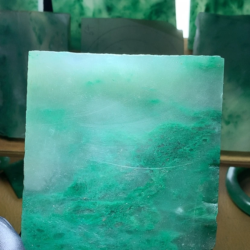 【闪购商品】定制石英质玉（非洲翠）美*`