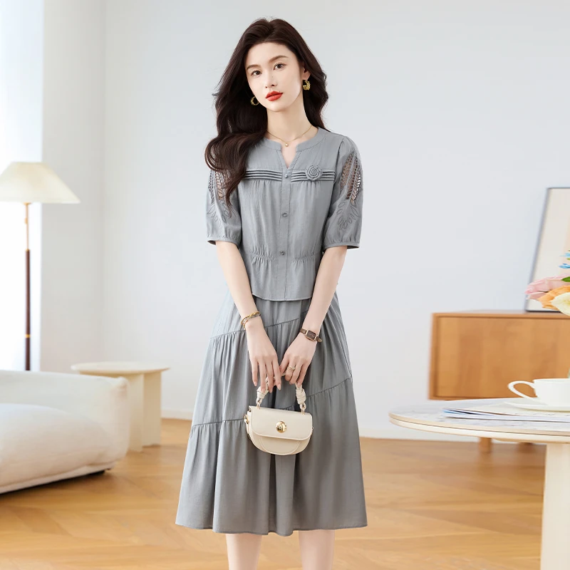 简约时尚优雅大气2025年夏季新款收腰显瘦遮肚减龄气质连衣裙裙子