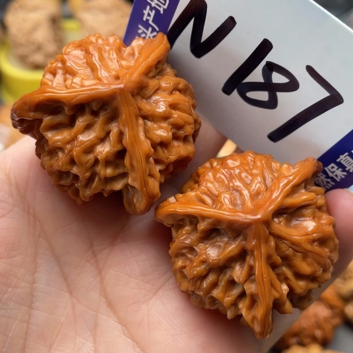 文玩核桃把件三棱39尺