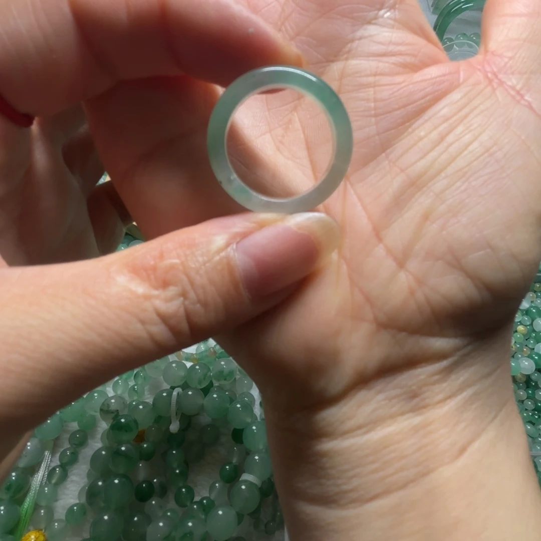 石英质玉未镶嵌颈饰圈口直径18.3