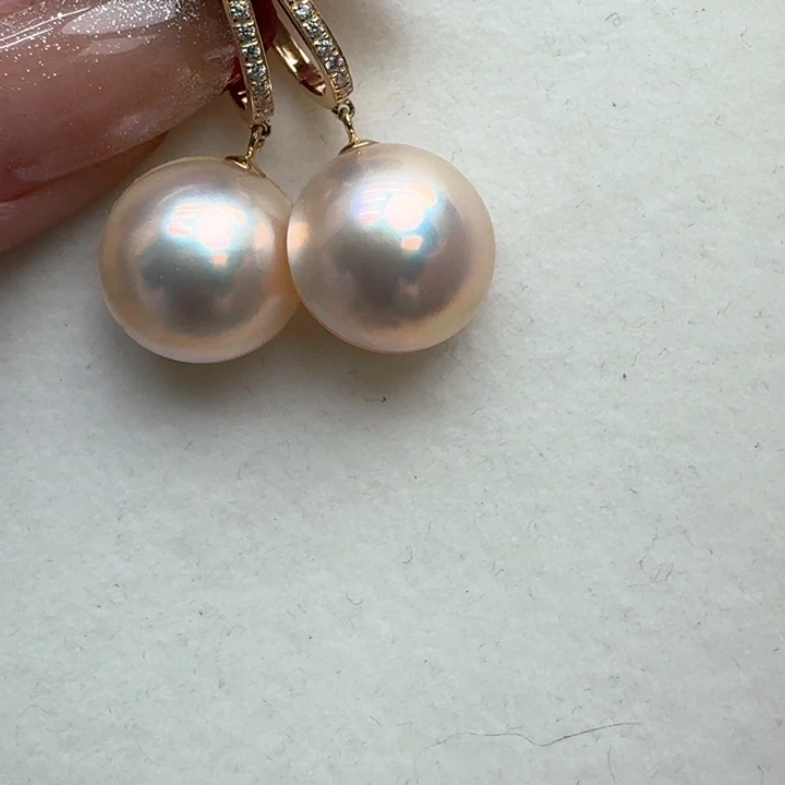 拼合珍珠（马贝珠）耳饰18K金镶嵌