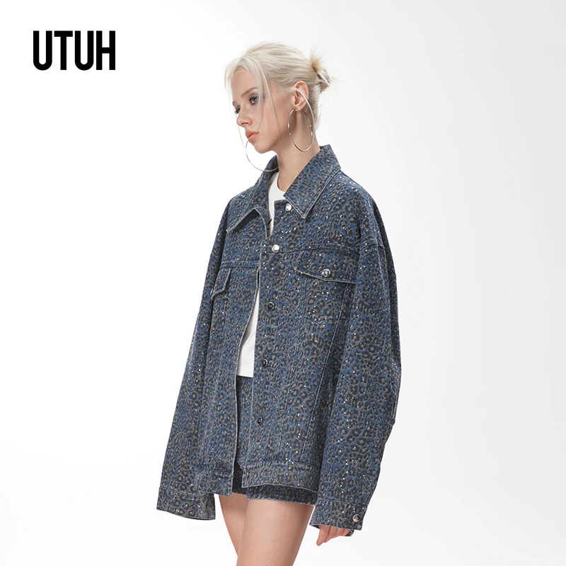 UTUH 蓝色复古豹纹烫钻简约立体翻领设计休闲牛仔外套 TLWWS1W048