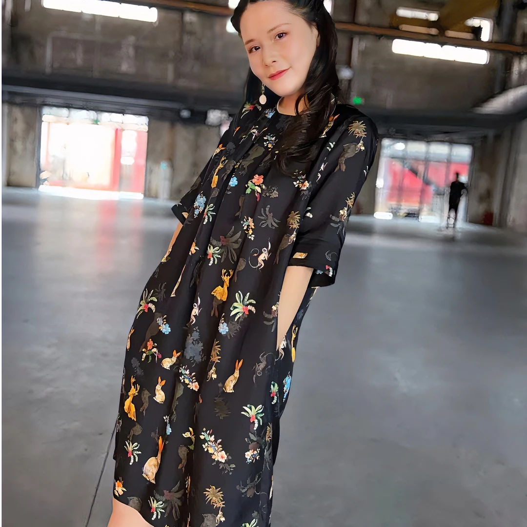 【小黑家】长95高端蚕宝斜纹绸兔子印花宽松休闲时尚气质连衣裙D51