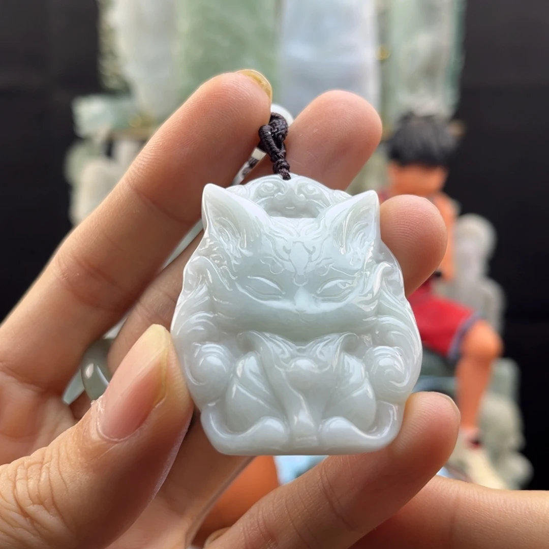 翡翠未镶嵌颈饰九尾