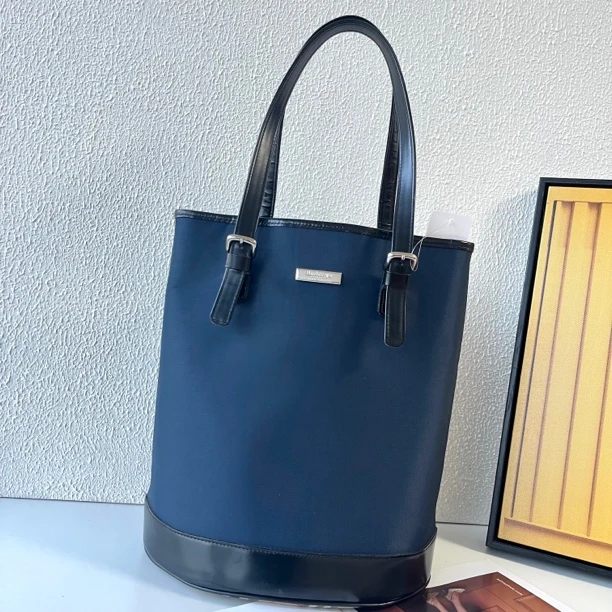 95新 BURBERRY/博柏利 XM/中古蓝银圆筒单肩水桶包/BY02713616