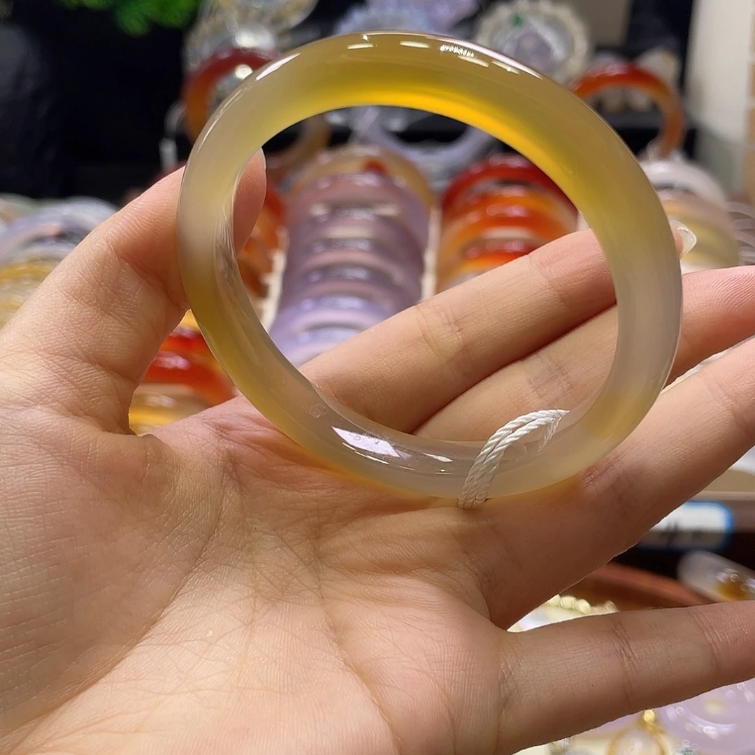 手镯玛瑙/玉髓未镶嵌不同角度不同光线下色不同