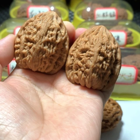 吊坠文玩核桃原桩虎头王