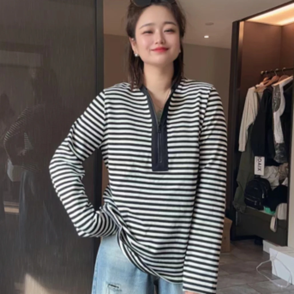 魏佳推荐-美式复古条纹半拉链长袖T恤女宽松时尚短款百搭上衣9155