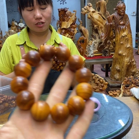 柏木太行崖柏把件
