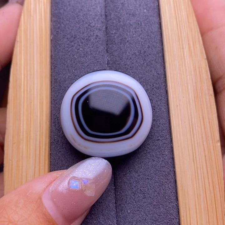 玛瑙/玉髓珠宝半成品未镶嵌龙*