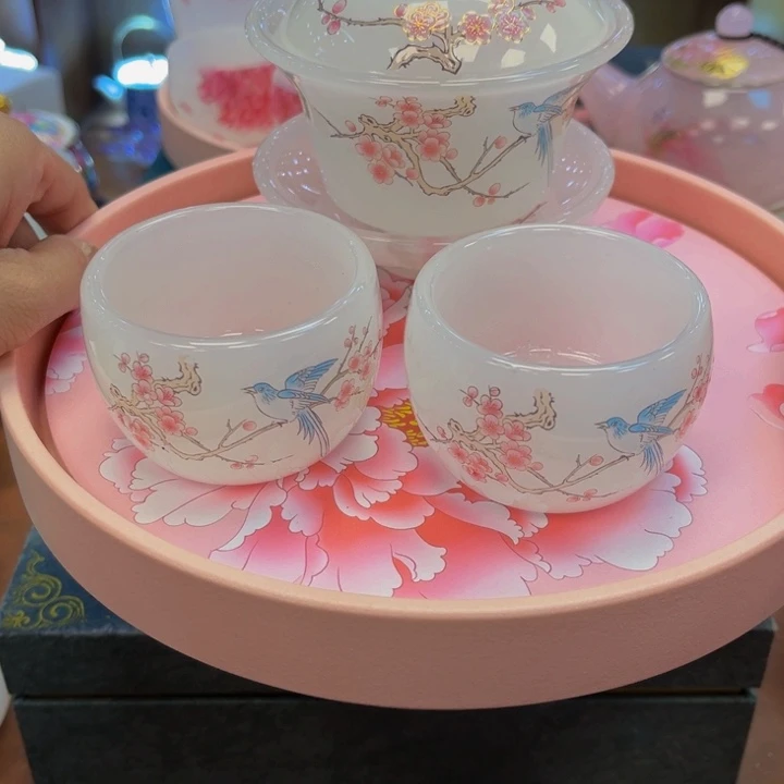 段泥茶杯吧啦吧拉的一声