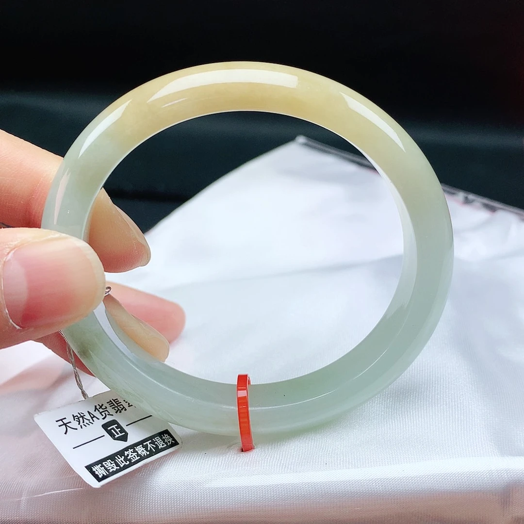 翡翠手镯未镶嵌54贵