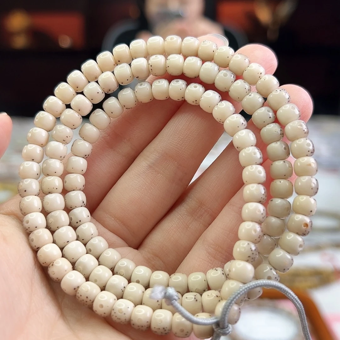 手串星月菩提Fqh6*5玉化粉冰 百分之80留白 针尖星