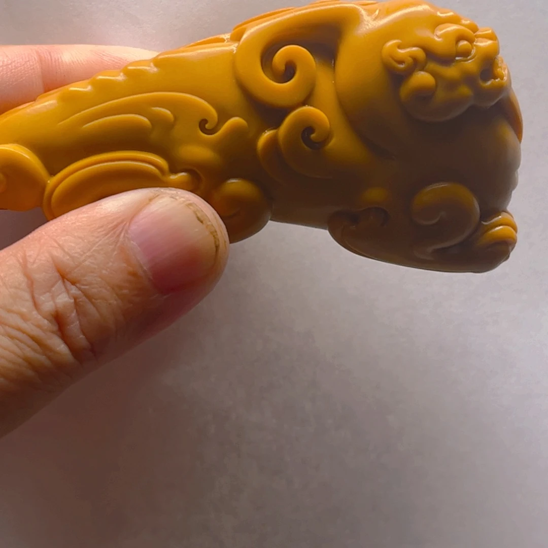 年***拼石英岩玉未镶嵌颈饰