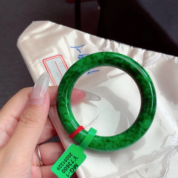 翡翠未镶嵌手镯翡翠