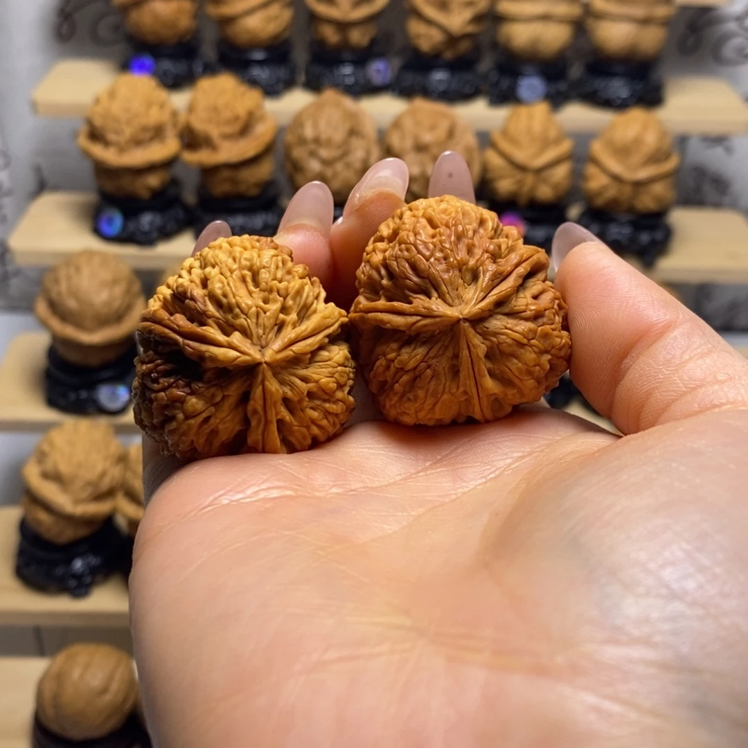 文玩核桃把件水龙纹三棱y9