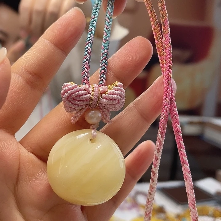 琥珀未镶嵌裸石吊坠